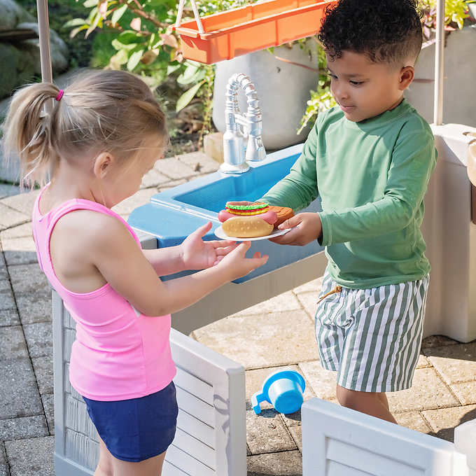 Step2 Grill & Gather Play Center with Canopy