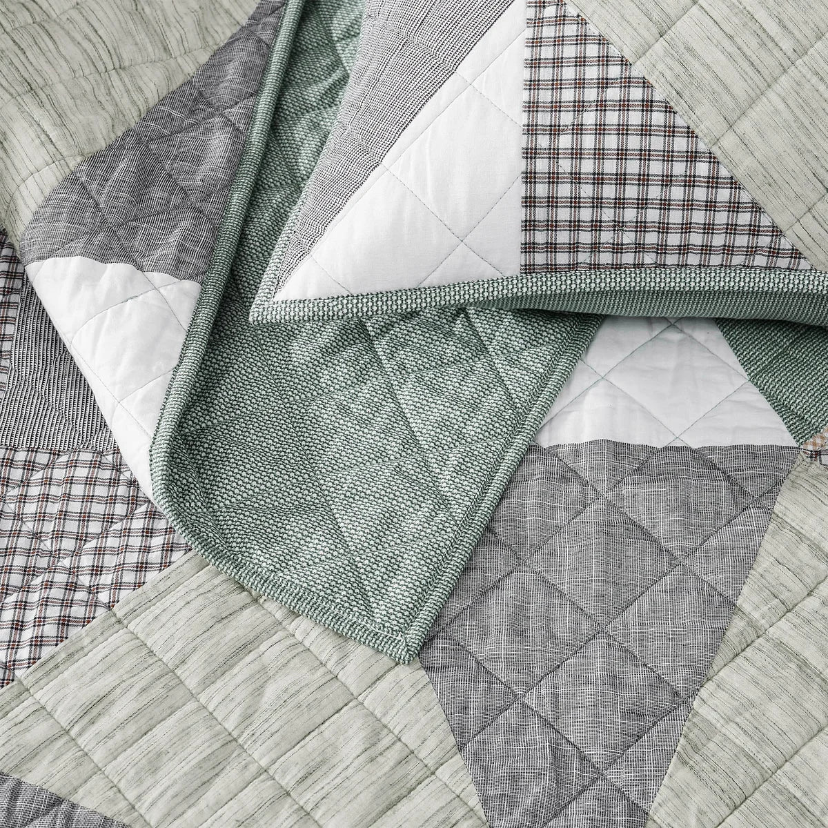 Origami Pieced Prairie Patchwork 3-piece Quilt Set