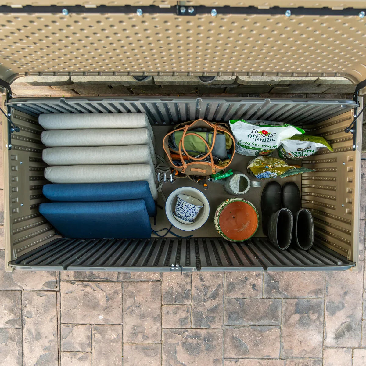 Lifetime 165 Gallon Modern Deck Box