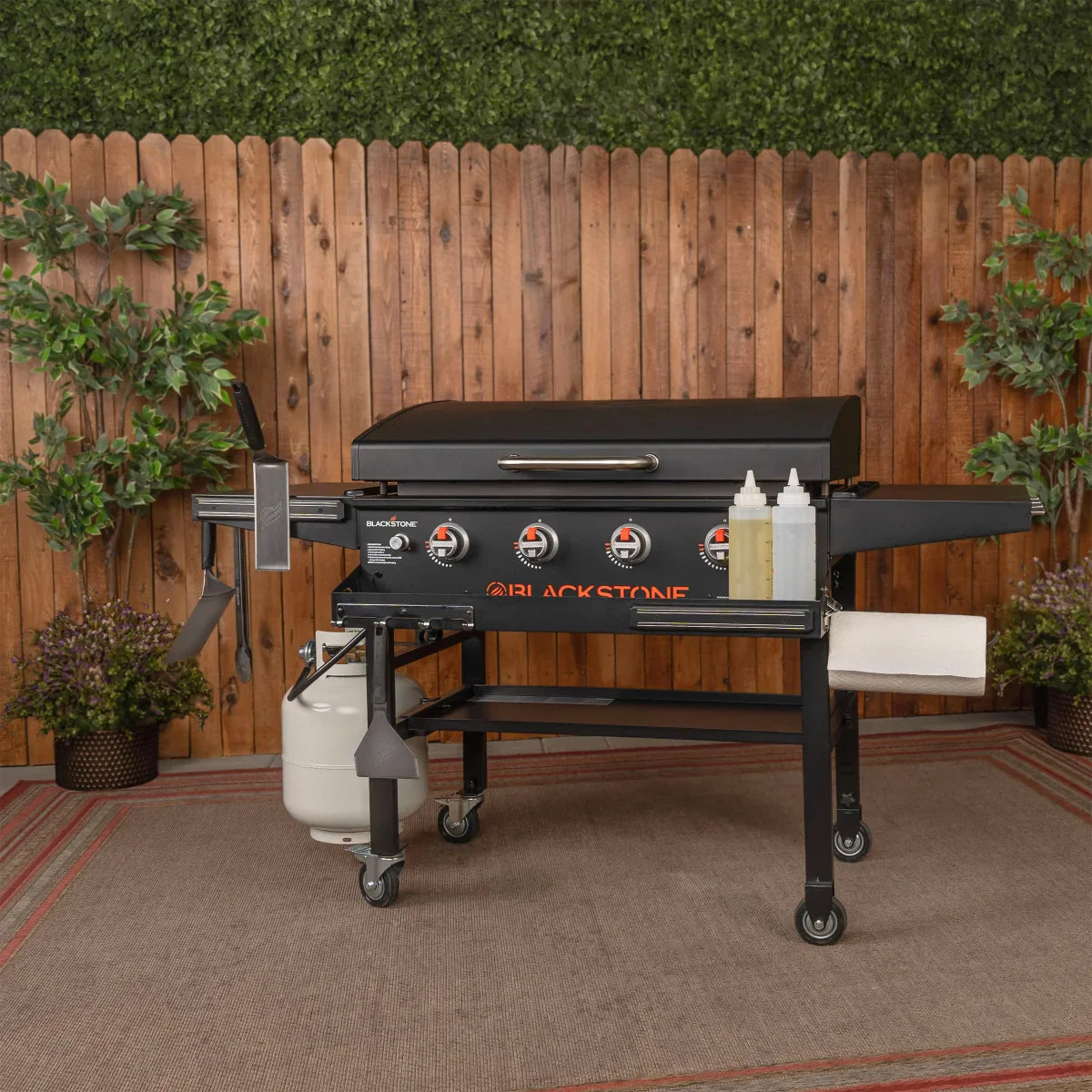 Blackstone 36in. Griddle with Hinged Hood, Front Shelf and Soft Cover