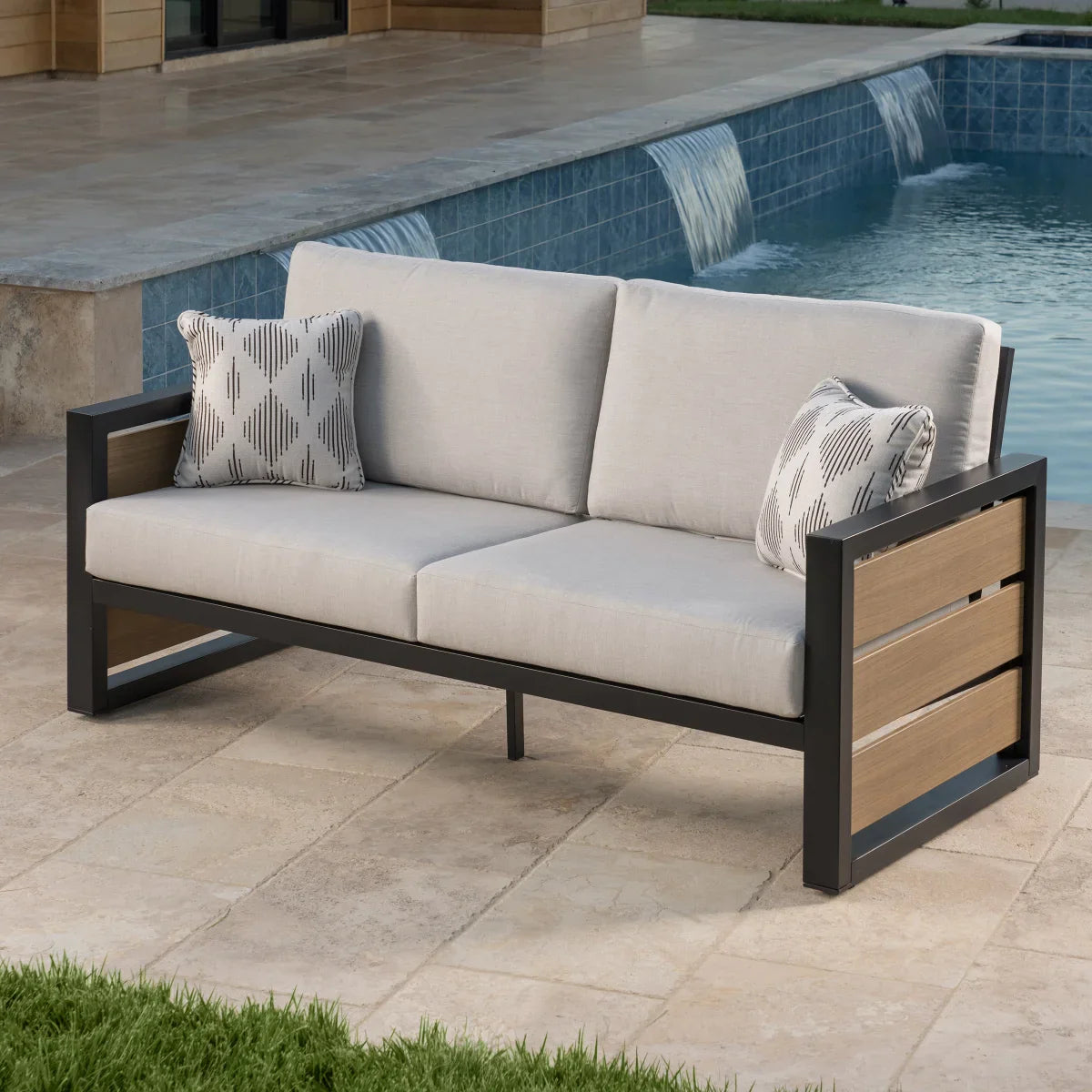 SunVilla Bradford 5-piece Fire Outdoor Seating Set