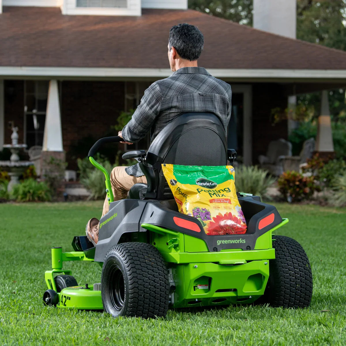 Greenworks 80V 42" Zero-Turn Ride-on Mower w/ (6) 8Ah Batteries, 1.5kW Charger, and Bagger