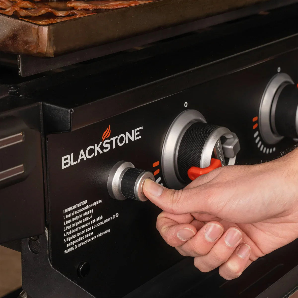 Blackstone 36in. Griddle with Hinged Hood, Front Shelf and Soft Cover