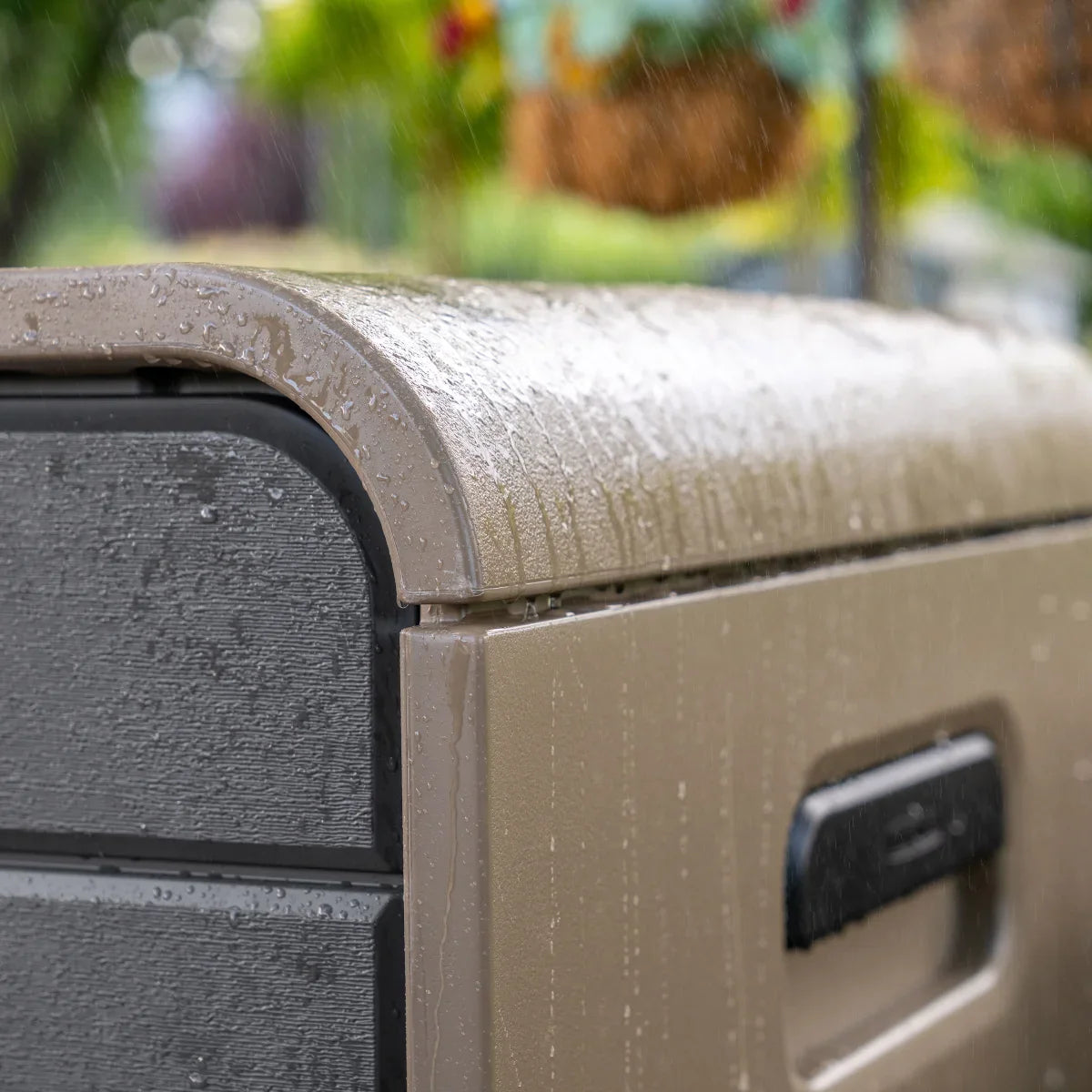 Lifetime 165 Gallon Modern Deck Box