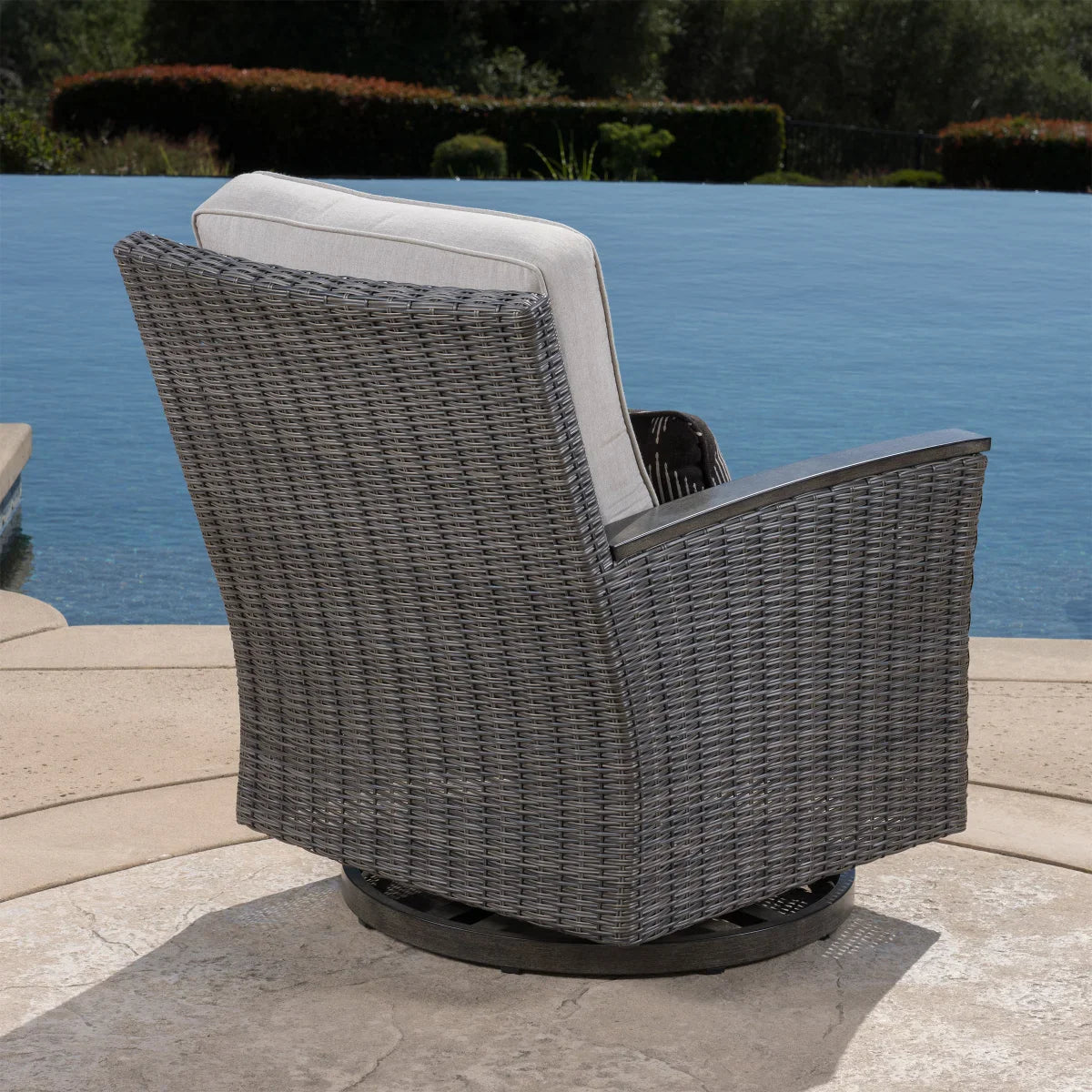 SunVilla Vineyard 6-piece Outdoor Patio Seating Set